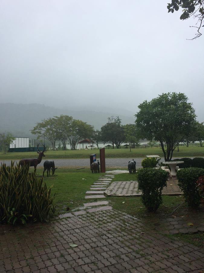 Samerdrow Khao Yai Mu Si Exteriör bild